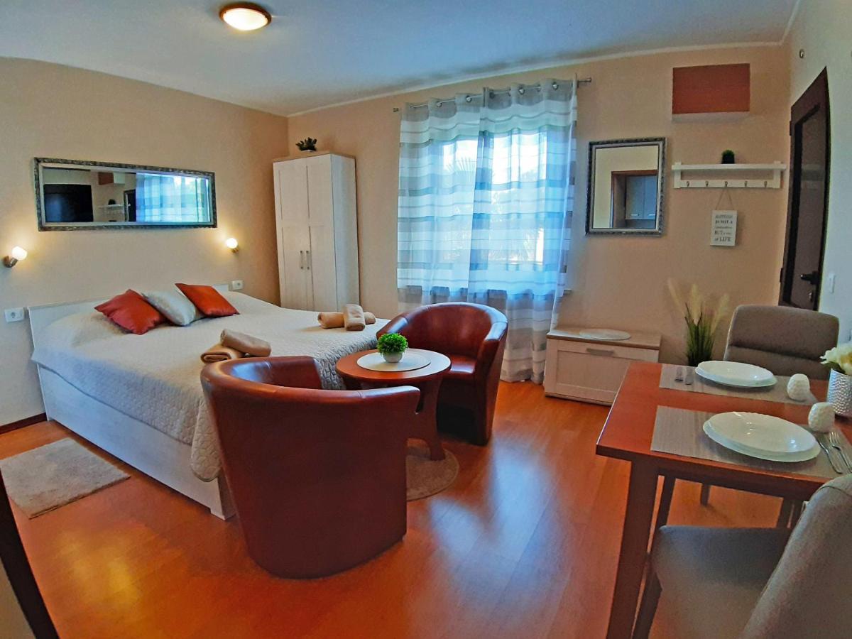 Apartments Rupec Porec Esterno foto